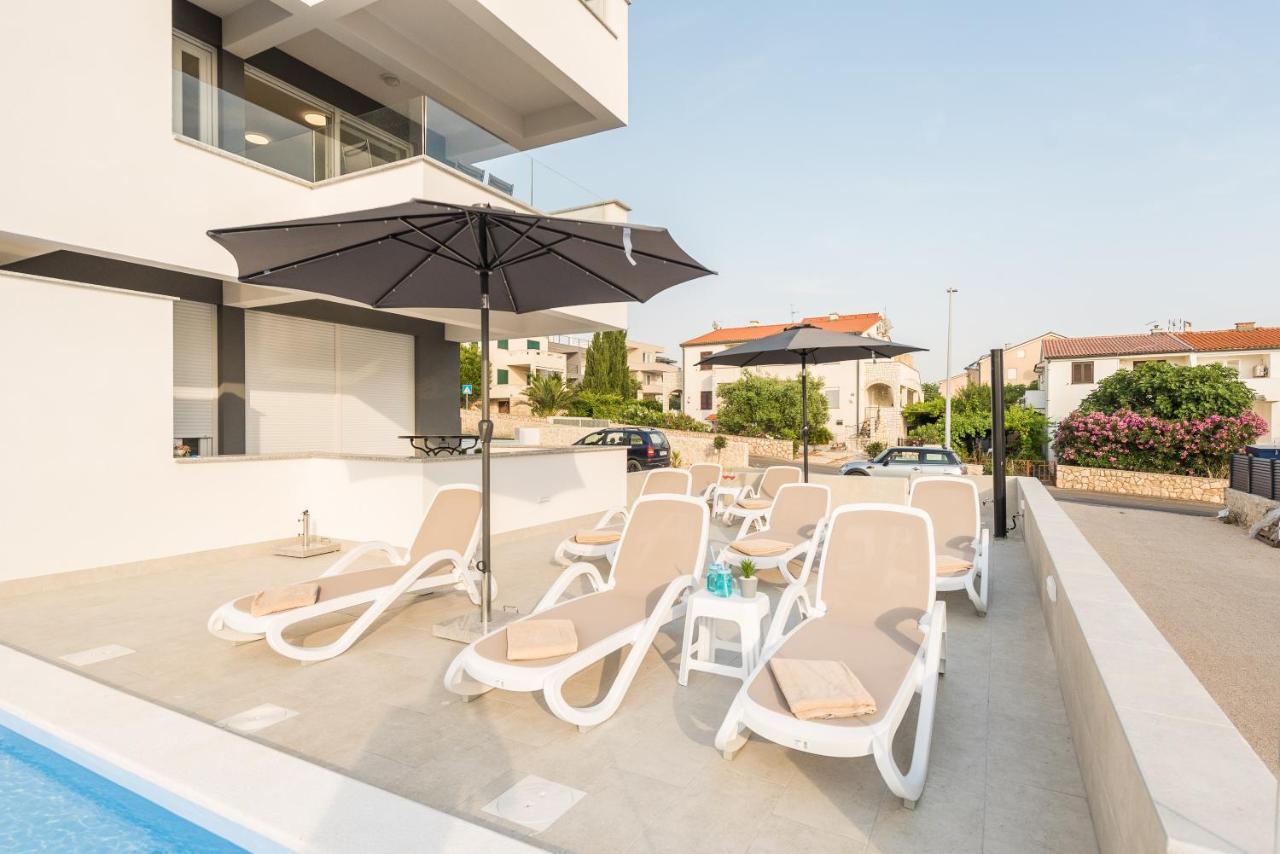 Sara Luxury Apartment With A Pool Новалья Экстерьер фото